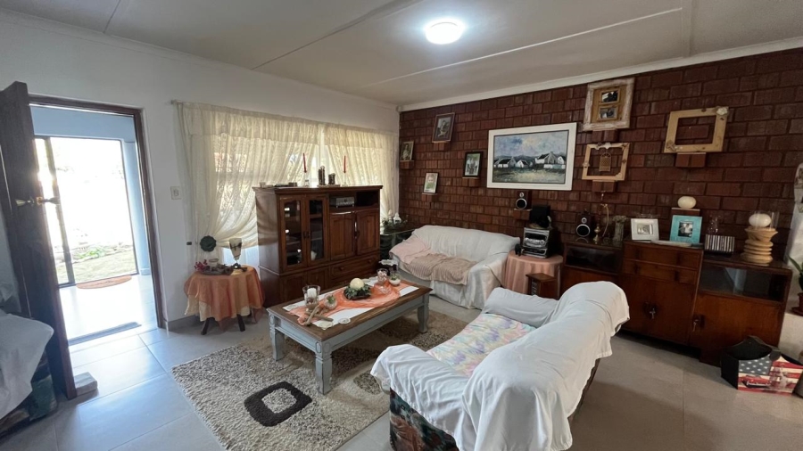 2 Bedroom Property for Sale in Wavecrest Eastern Cape